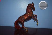 Load image into Gallery viewer, Lightning Ridge-Desatado Mold-Breyer Traditional
