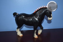 Load image into Gallery viewer, Grayingham Lucky Lad-Breyerfest Exclusive-Signed-Clydesdale Stallion Mold-Breyer Traditional