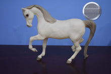 Load image into Gallery viewer, Lady Roxanna-Original on the Mold-Breyer Traditional