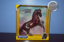 Load image into Gallery viewer, Lightning Ridge-Desatado Mold-Breyer Traditional