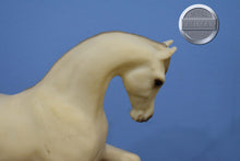 Load image into Gallery viewer, Lady Roxanna-Original on the Mold-Breyer Traditional