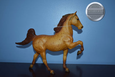 Firefly-Five Gaiter Mold-Breyer Traditional