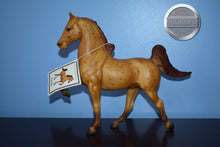 Load image into Gallery viewer, Firefly-Five Gaiter Mold-Breyer Traditional
