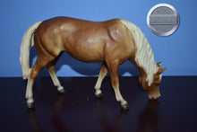 Load image into Gallery viewer, Palomino Grazing Mare-Grazing Mare Mold-Breyer Traditional