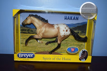 Load image into Gallery viewer, Hakan-TSC Exclusive-Smarty Jones Mold-New in Box-Breyer Traditional