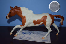 Load image into Gallery viewer, Special Delivery-Cigar Mold-Breyer Traditional