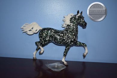 Wassail-Green Version-Holiday Exclusive-Huckleberry Bey Mold-Breyer Traditional