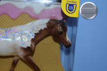 Load image into Gallery viewer, Neapolitan-Walking Thoroughbred Mold-New in Box-Breyer Classic