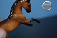 Load image into Gallery viewer, QVC Exclusive Silver Cup Bay-Warmblood Mold-Breyer Stablemate