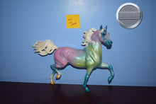 Load image into Gallery viewer, Giverny-Breyerfest Exclusive-Huckleberry Bey Mold-Breyer Traditional