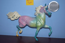 Load image into Gallery viewer, Giverny-Breyerfest Exclusive-Huckleberry Bey Mold-Breyer Traditional
