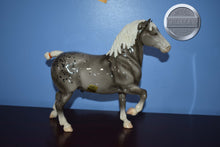 Load image into Gallery viewer, Levi-Vintage Club Exclusive-Belgian Mold-Breyer Traditional