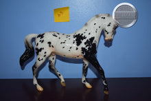 Load image into Gallery viewer, Brahms #3-Breyerfest Exclusive-Big Ben Mold-Breyer Traditional