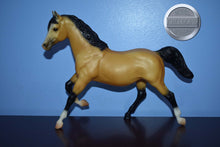 Load image into Gallery viewer, Karinthia and Korinth-Running Mare and Foal Mold-Breyer Traditional