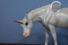 Load image into Gallery viewer, Diadem and Alcor-Susecion and Lefire Mold-Breyer Traditional