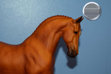 Load image into Gallery viewer, Holiday Hunt-Holiday Exclusive-Roemer Mold-Breyer Traditional