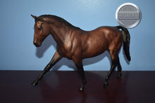 Load image into Gallery viewer, Dark Bay Hanoverian-Hanoverian Mold-Breyer Traditional