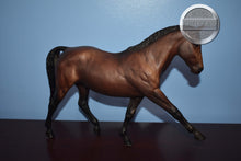 Load image into Gallery viewer, Dark Bay Hanoverian-Hanoverian Mold-Breyer Traditional
