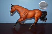 Load image into Gallery viewer, Biko-Gem Twist Mold-Breyer Traditional