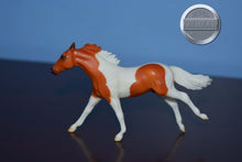 Load image into Gallery viewer, Sorrel Pinto Thoroughbred from Collection Set-Thoroughbred Mold-Breyer Stablemate