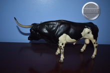 Load image into Gallery viewer, Maverick-1998 SR-Texas Longhorn Mold-Breyer Traditional