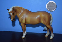 Load image into Gallery viewer, Snickerdoodle-Holiday Exclusive-Welsh Mare Mold-Breyer Traditional