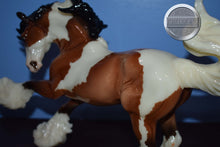 Load image into Gallery viewer, Glossy Prize Gypsy Vanner-HTF-Gypsy Vanner Mold-Breyer Traditional
