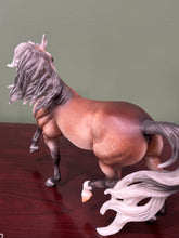Load image into Gallery viewer, Faded Love-Esprit Mold-Special Event Exclusive-Breyer Traditional