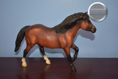 Donner Cross Bred Pony-Haflinger Mold-Breyer Traditional