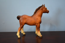 Load image into Gallery viewer, Clydesdale Foal-With Hoof Pads-Breyer Traditional