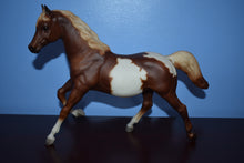 Load image into Gallery viewer, Chestnut Tobiano Running Mare Mold-Breyer Traditional