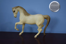 Load image into Gallery viewer, Lady Roxanna-Lady Roxanna Mold-Breyer Traditional