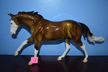 Load image into Gallery viewer, Splash Pinto Seven Arts Surprise-Glossy-Flaws-Breyerfest Special Run Exclusive-Breyer Traditional
