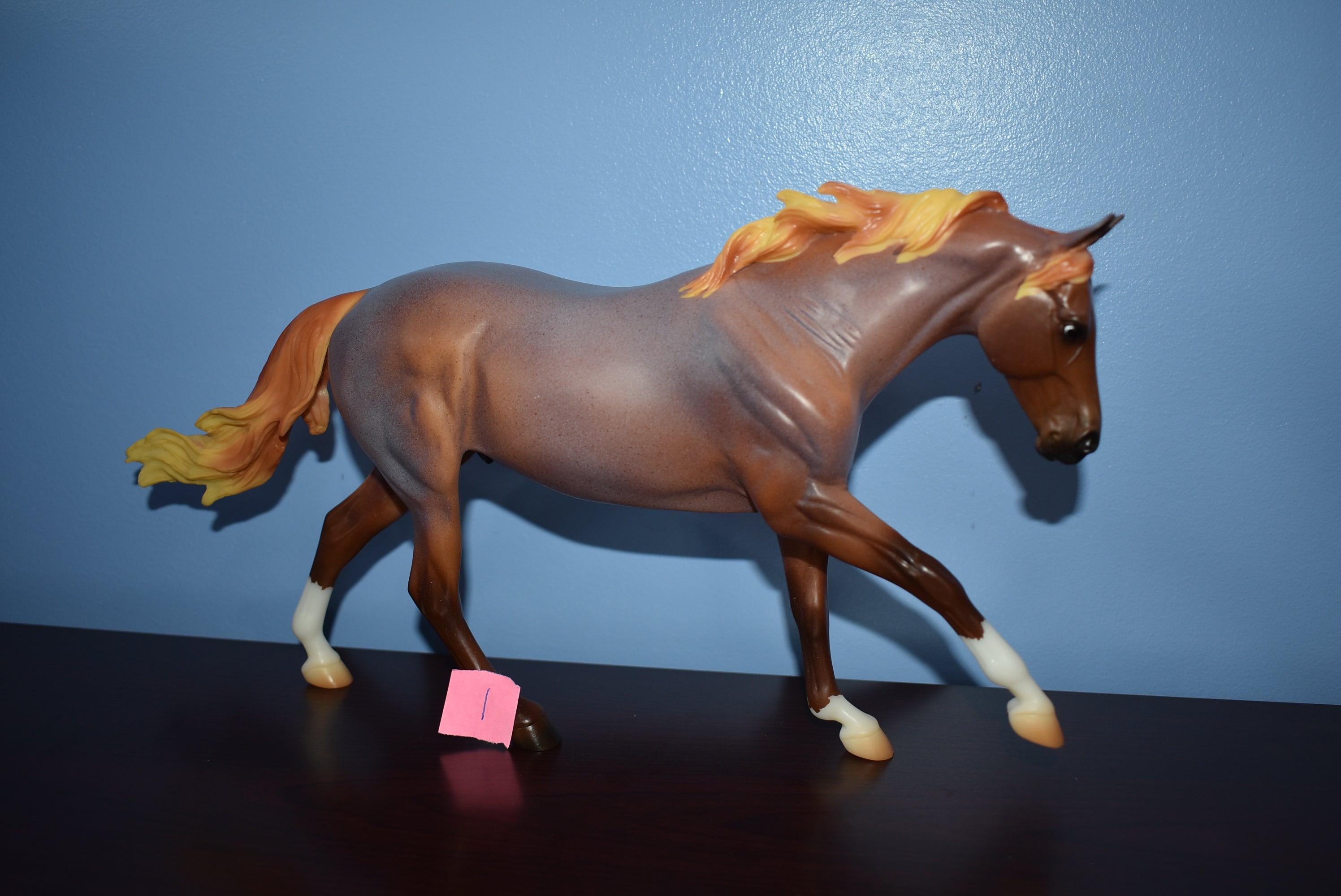 Breyer hot 7 Arts Surprise Champagne Splash Matte