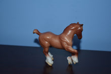 Load image into Gallery viewer, Gentle Giants Red Roan-Clyesdale Mold-Breyer Stablemate