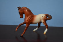 Load image into Gallery viewer, Mystery Foal Surprise Family Five Chestnut Blanket-Warmblood Mold Only-Breyer Stablemate