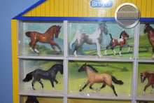 Load image into Gallery viewer, Shadowbox Barn Stablemates-Breyer Stablemates
