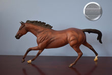 Load image into Gallery viewer, Sam-Cigar Mold-Breyer Traditional
