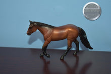 Load image into Gallery viewer, Mystery Foal Surprise Family Nine-Loping Quarter Horse Mold-Breyer Stablemate