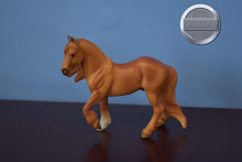 Load image into Gallery viewer, Chestnut Cob Mystery Horse Surprise-Cob Mold-Breyer Stablemate